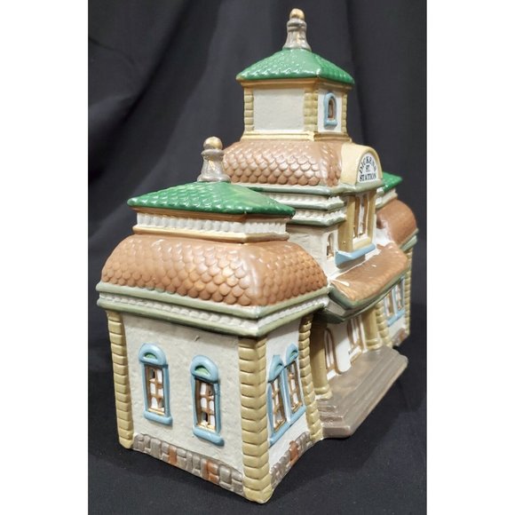 DICKENS ST STATION Train Depot Ticket Booth Clock Tower Christmas Village bldg - Picture 4 of 5